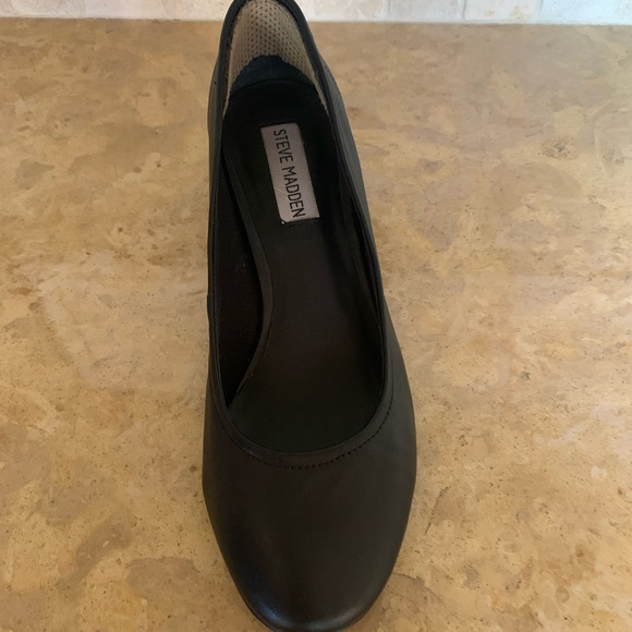Steve Madden Black Leather Heels - Picture 3 of 3